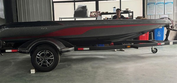 FX150 Bass Boat GFK - Bild 1